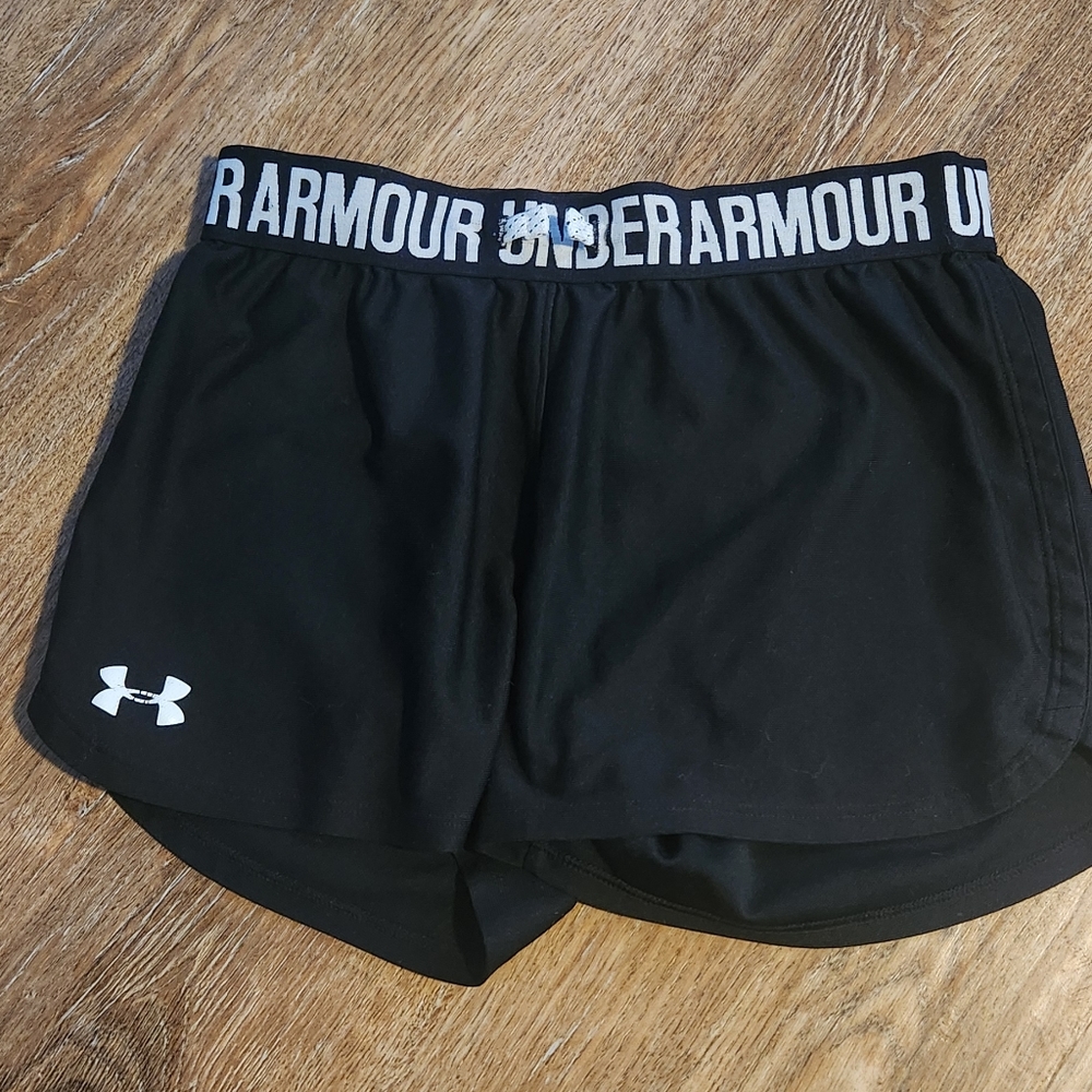 Black Under Armour shorts